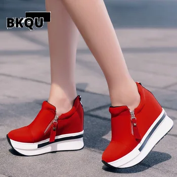 BKQU 2023 нова платформа маратонки дамски обувки червени ежедневни обувки удобни токчета черно платно обувки жени невидим клин маратонка