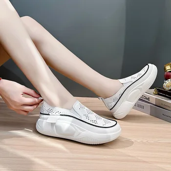 Спортни обувки Жена Лято 2023 Ново в ежедневни маратонки Мода Кухи дишащи мокасини Дамски обувки за бягане Обувки